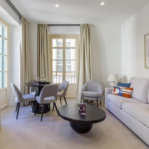 plaza-del-siglo-suites-boutique-apartments-by-caleta-homes.es-andalucia.com/